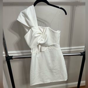 White one shoulder short dress. DO + BE. Size small. Worn once.